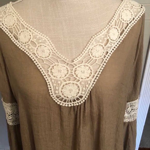 Umgee BOHO crochet tunic. Size M - Picture 3 of 6